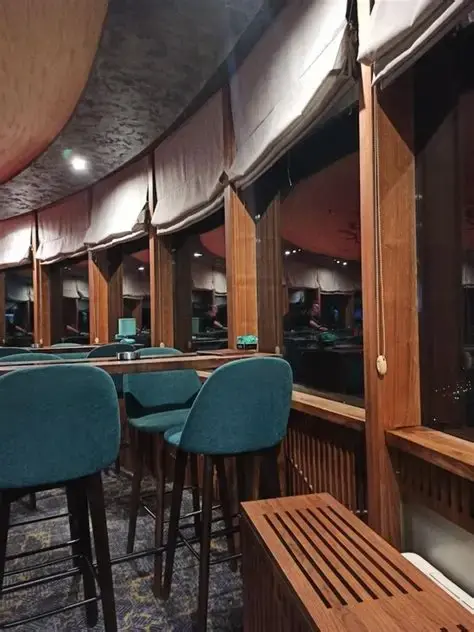 Caffe 35 Avaz Twist Tower Logo