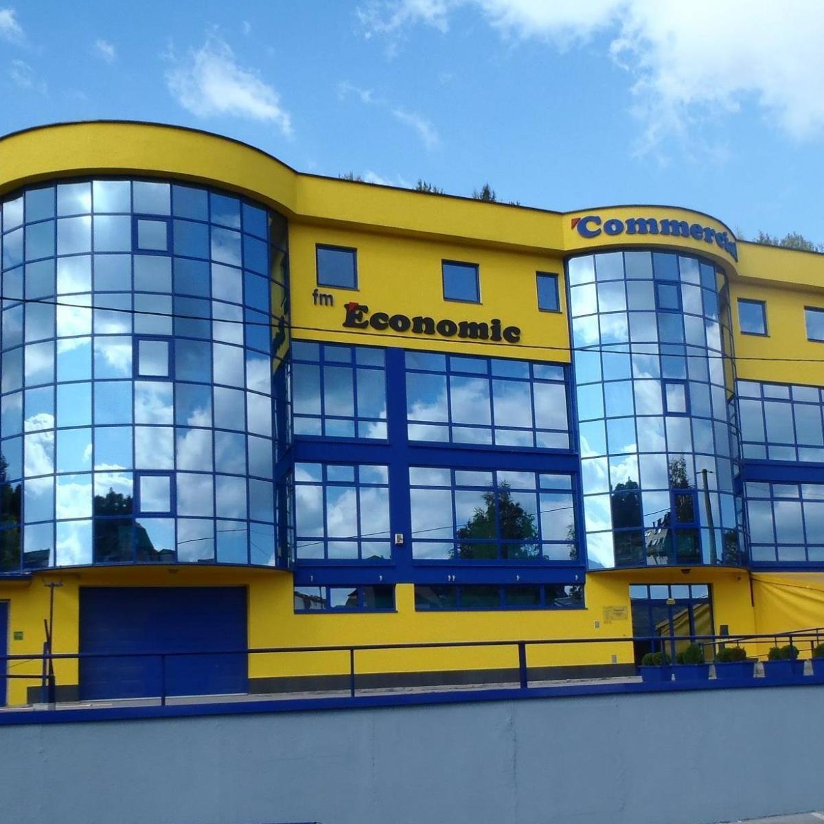 Commercial doo Banovići Logo